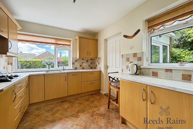 31, Bracknell Gardens, Tyne and Wear photo 2