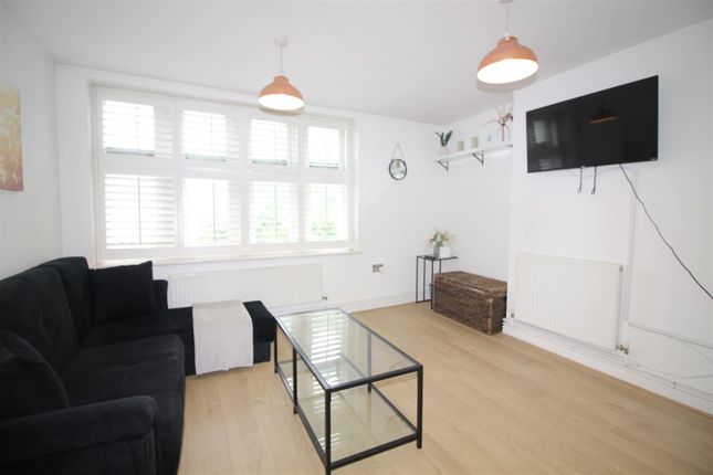 Cathedral Road, Pontcanna photo 3