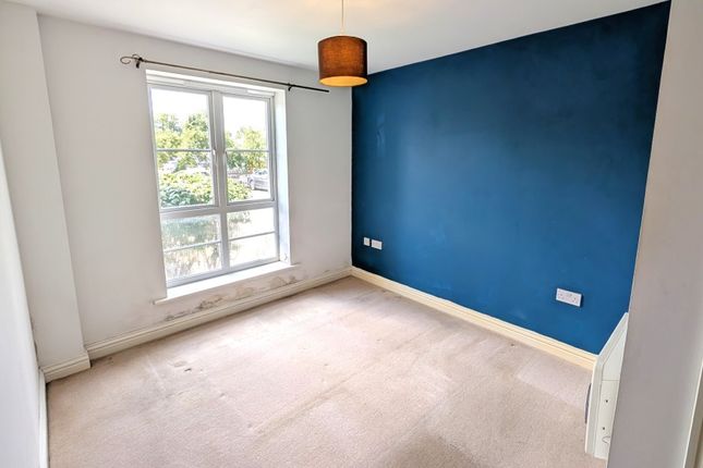 3 Howard Court, Tudor Way, Woking photo 5