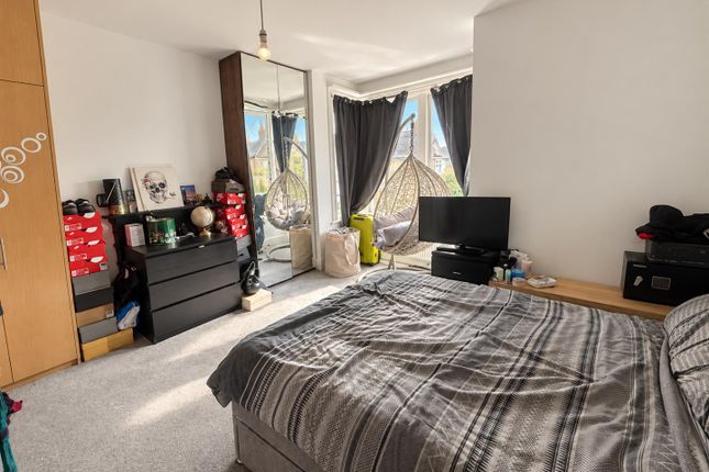 7, Spencer Road, Mitcham photo 4