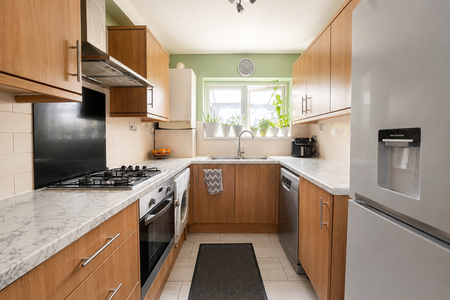 128, Norway Drive, Slough photo 4
