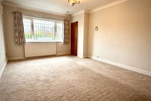 3, Causewood Close, Oldham photo 4