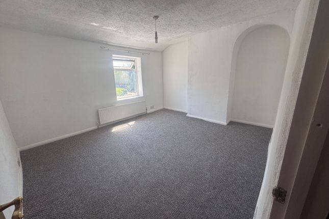 4, Peterborough photo 3