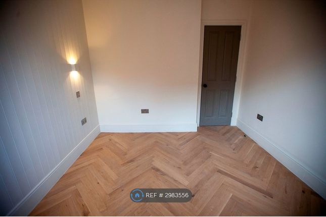 Flat, Wilbraham Road, Manchester photo 3