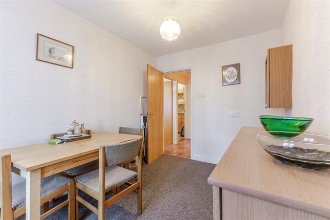 20, Yew Tree Court, Barnet Lane, Elstree photo 3