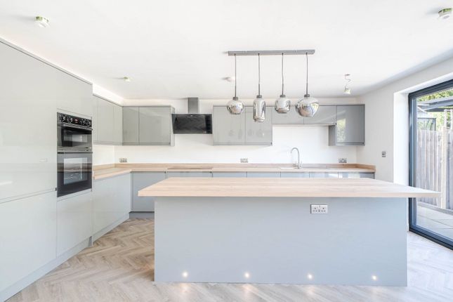 19, Dunstable Road, Bedfordshire photo 4