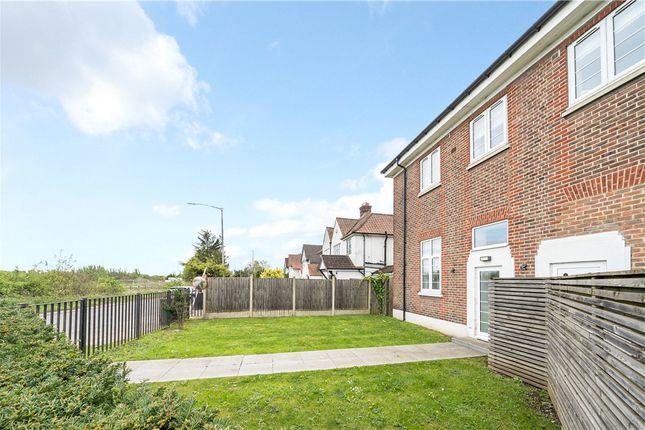 Flat for sale in Grand Approach, Thorney Lane South, Iver