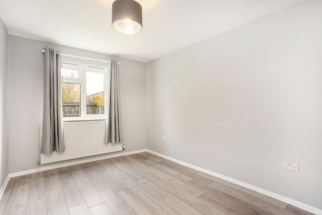 13, Molesworth Road, Surrey photo 4