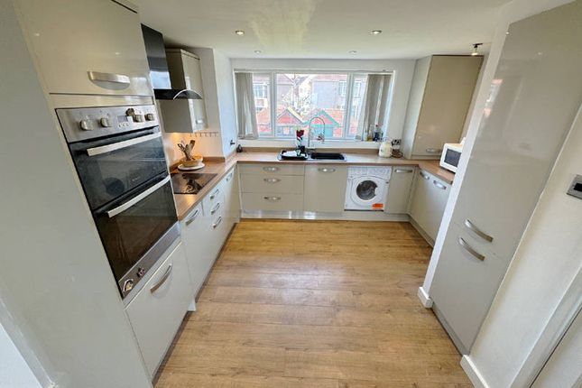 25, Wilvere Court, Thornton Cleveleys photo 2
