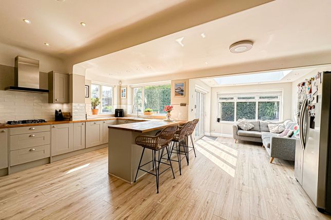 8 Feilden Road, Wirral photo 2