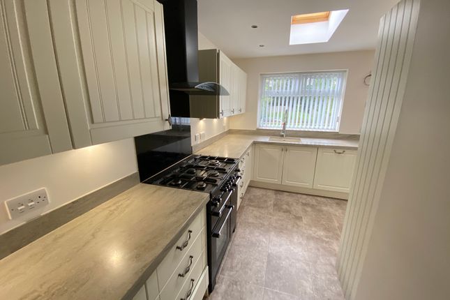 26, Scott Avenue, Wolverhampton photo 5