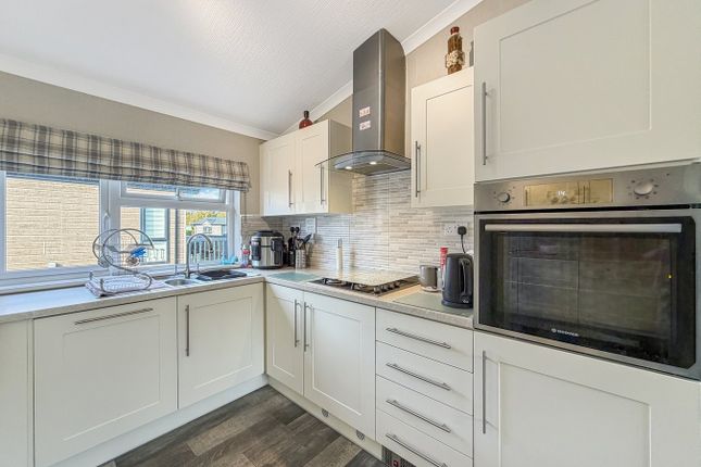 17 Bucklesham Park, The Heath, Ipswich photo 2