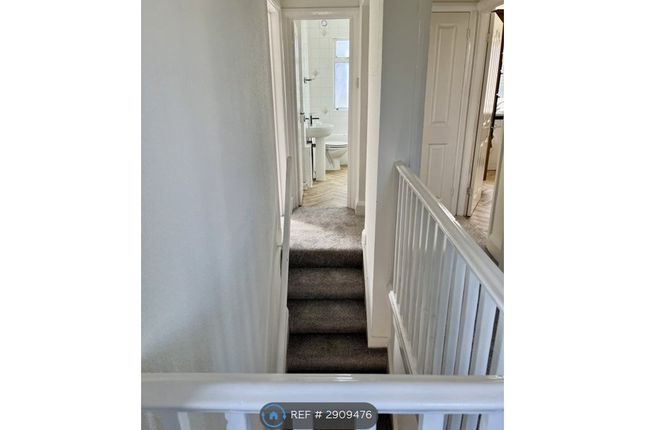 Gladstone Road, Flat, Kingston Upon Thames photo 3