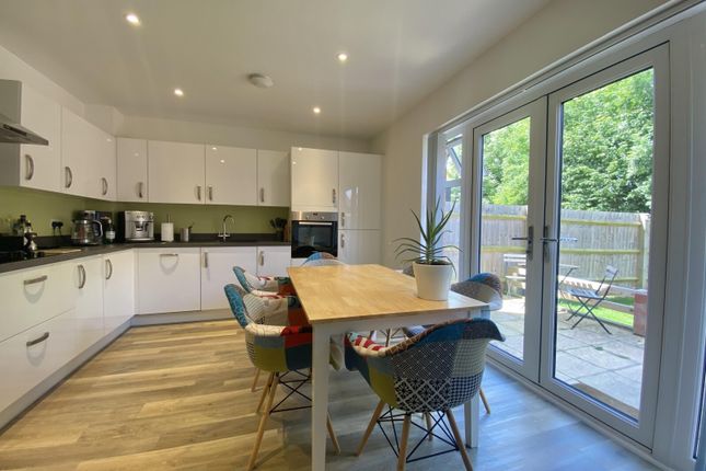 10, Teasel Bank, Didcot photo 3