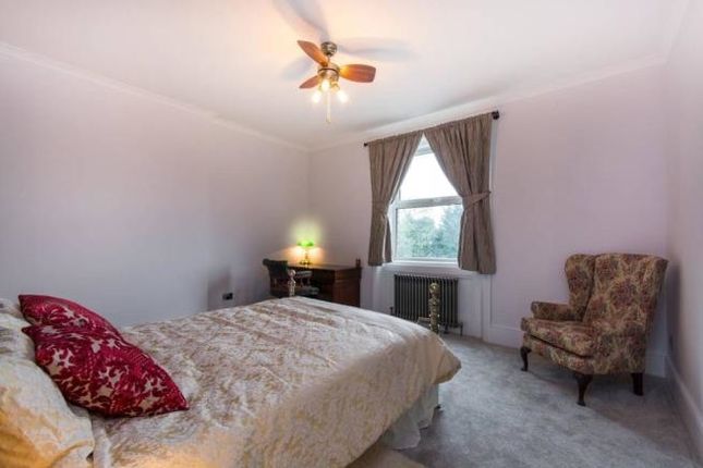 Flat to rent in Thurlow Park Road, London