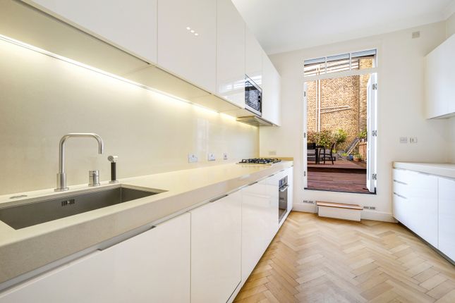 Flat to rent in Neville Street, South Kensington