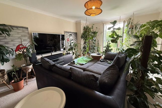 30, Vernier Crescent, MILTON KEYNES photo 2
