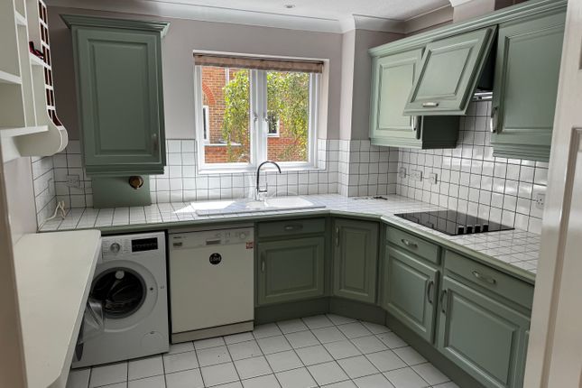 7, Trematon Place, Teddington photo 4