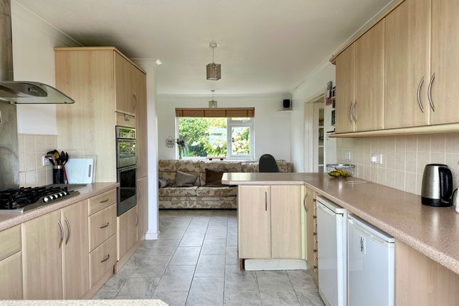 7 Penmeneth, Helston photo 2