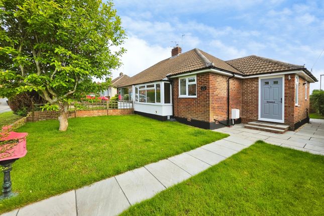 2-bed house on 32 Upper Weybourne Lane, Farnham, £1,700/mo