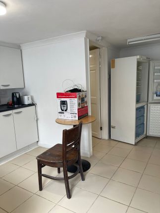 Flat to rent in Southend Road, Woodford Green