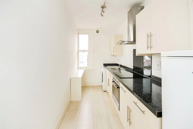 Flat to rent in Widmore Road, Bromley