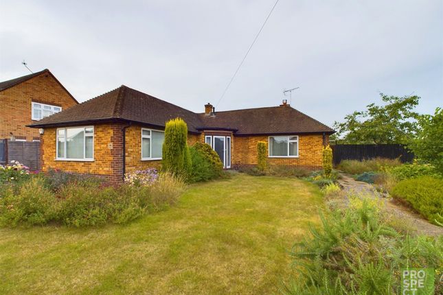 Thumbnail Bungalow for sale in Stompits Road, Holyport, Maidenhead, Berkshire