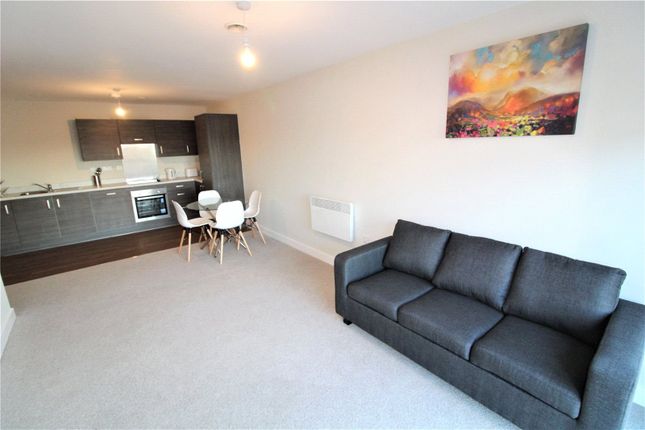 2 bed flat to rent in bridgewater point, ordsall lane, salford