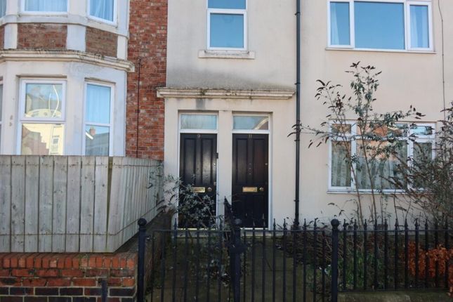 3-bed flat on 9, Stephenson Street, Bensham, £50,000