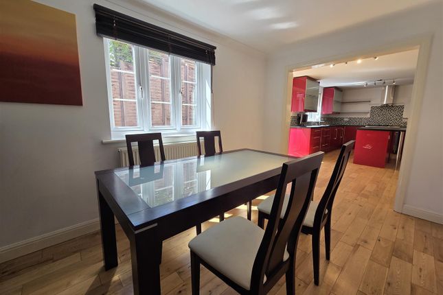 18, Theillay Close, Bridgwater photo 2