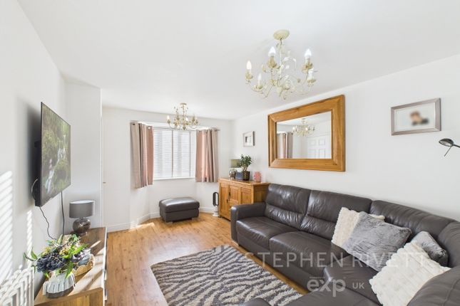 24, Brambling Close, Stowmarket photo 4