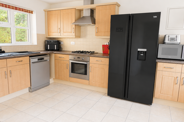 13 John Harrison Way, Holbeach photo 2