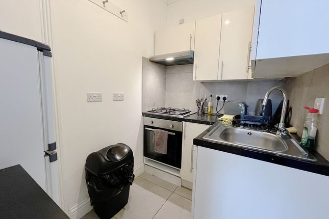 Studio 1, 26, Spring Grove Road, Hounslow photo 4