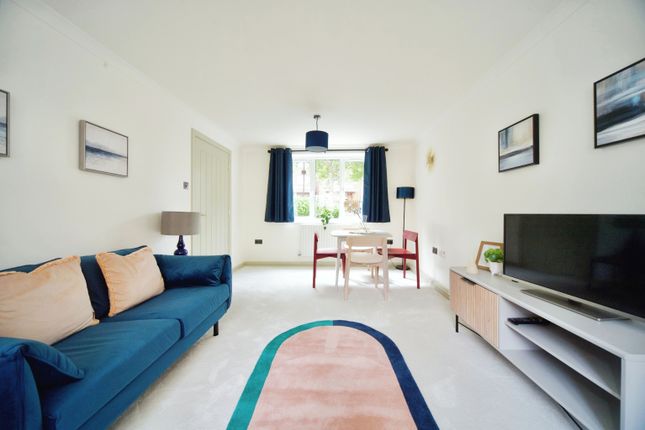 Thumbnail Flat for sale in Caledonian Road, London