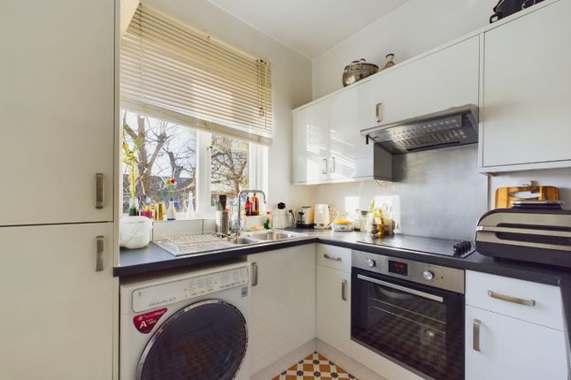 Flat for sale in Farnaby Road, Bromley, Kent