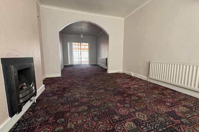 320, Humberstone Lane, Leicester photo 3