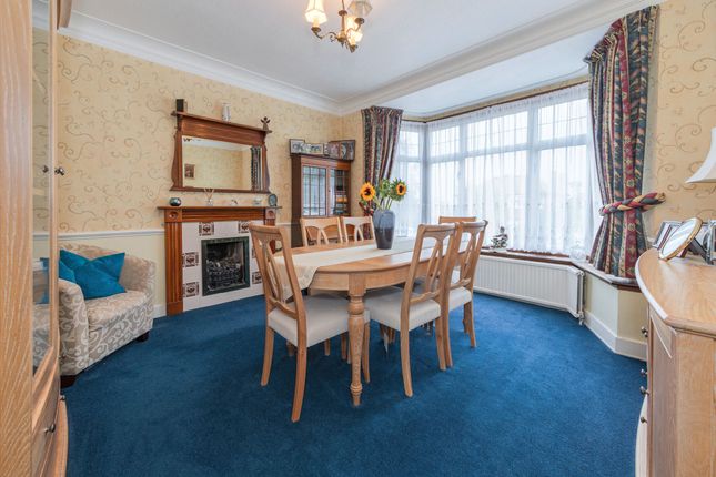 9 Brayton Gardens, Enfield photo 3