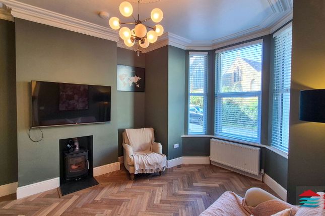 Daron, 5 St. Peters Terrace, Pwllheli photo 2