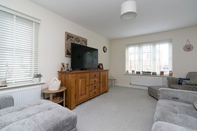 8, Yr Helyg, Colwyn Bay photo 4