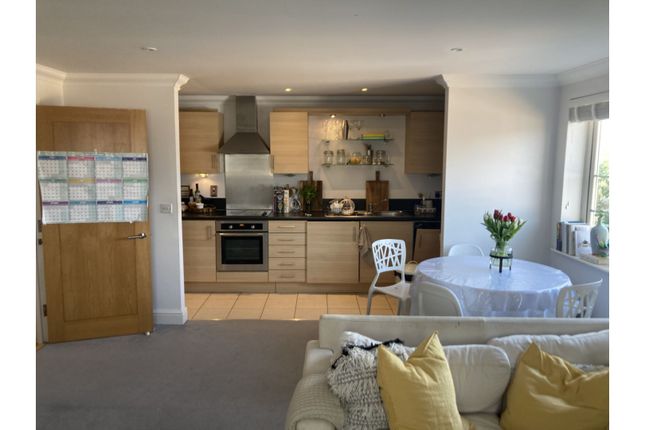 Flat for sale in Woodgate Close, Cobham