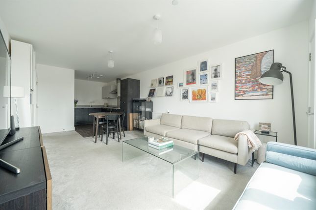 Flat 63, Trinity Place, Park Street, Maidenhead photo 3