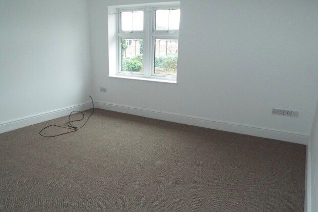Flat to rent in Beaumont Road, Worthing