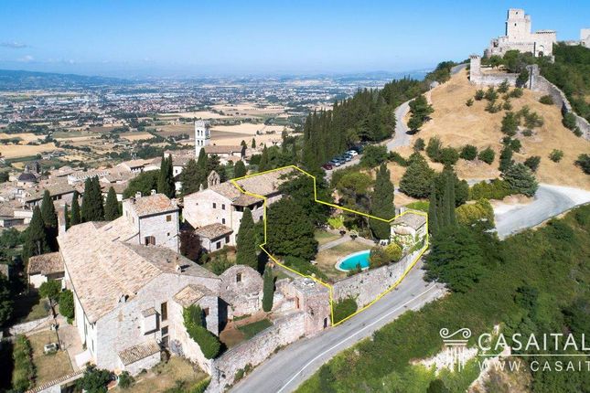 Town house for sale in Assisi, Umbria, Italy