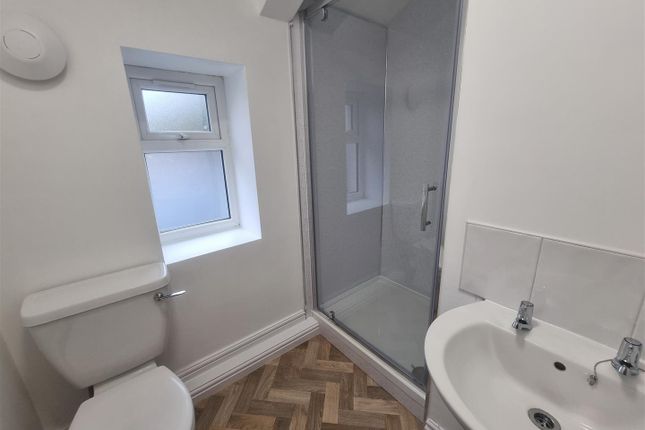 Flat, 11A, Hill Street, Lydney photo 3
