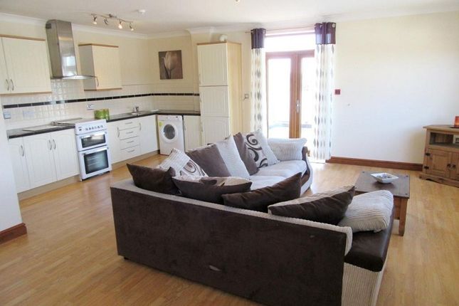2-bed flat on Queens Lofts, Llanelli, £850/mo