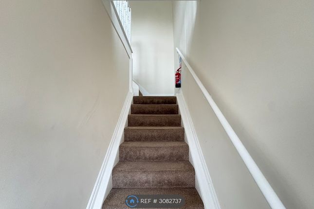 Easet Dulwich, London photo 2