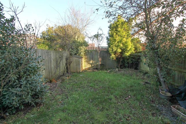 15, Hanno Close, Wallington photo 3