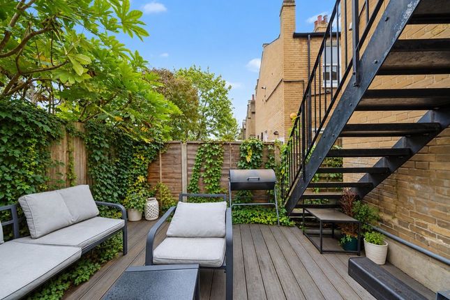 Hazelbourne Road, London photo 4