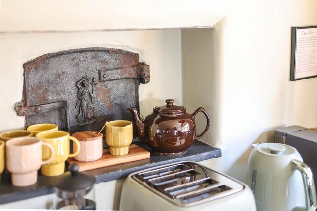 1 Hawarden Cottages, The Butts, Stroud photo 4