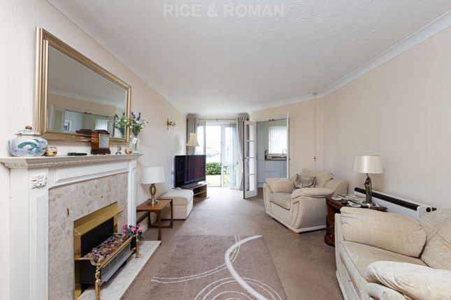 Flat for sale in The Meads, Windsor